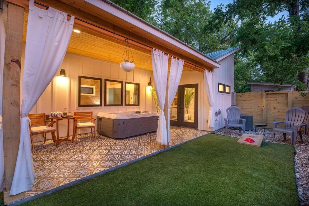 Petit Paradis Studio With Hot Tub Fredericksburg Exterior photo