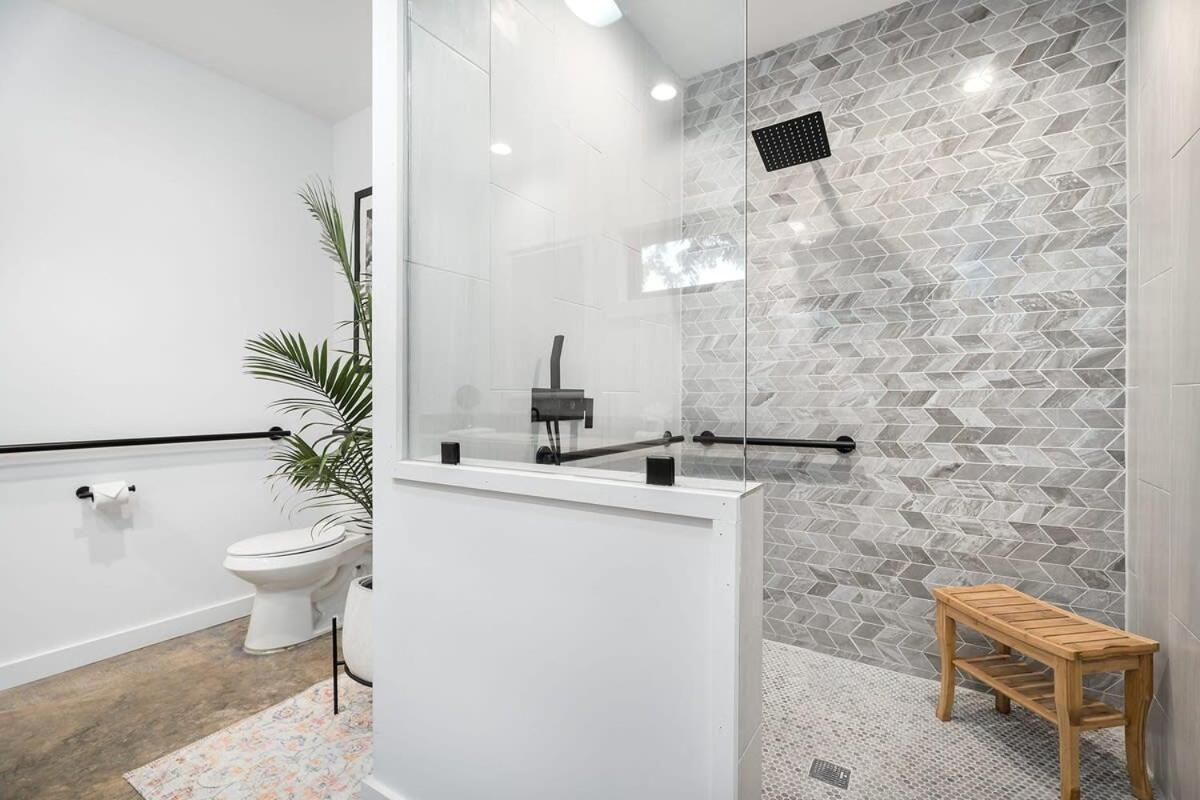 Petit Paradis Studio With Hot Tub Fredericksburg Exterior photo