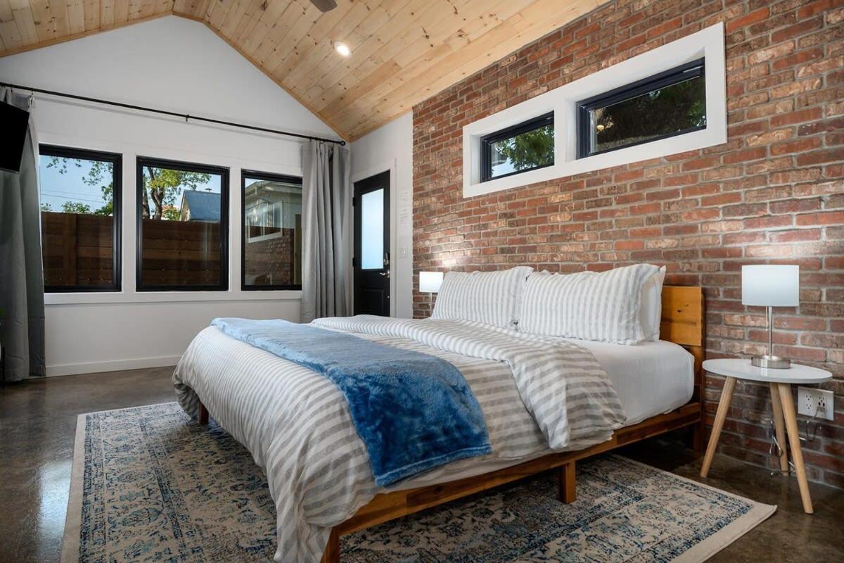 Petit Paradis Studio With Hot Tub Fredericksburg Exterior photo